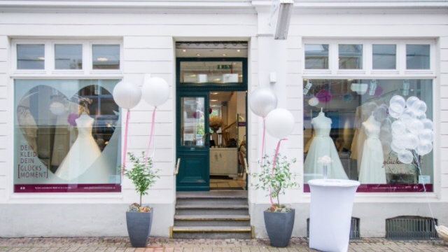 glücksmoment. Brautmode in Oldenburg