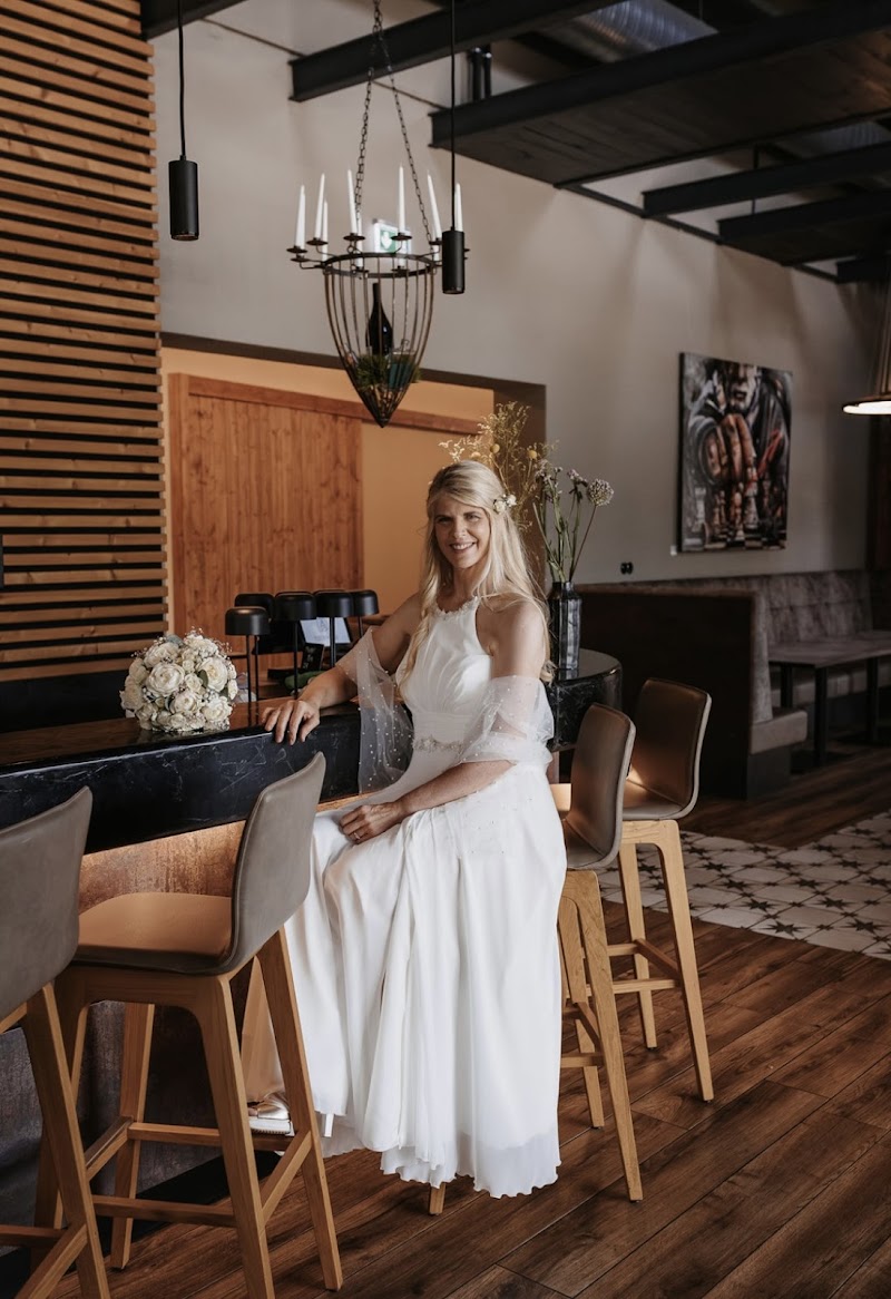 Atelier Sposabella Braut- und Abendmode