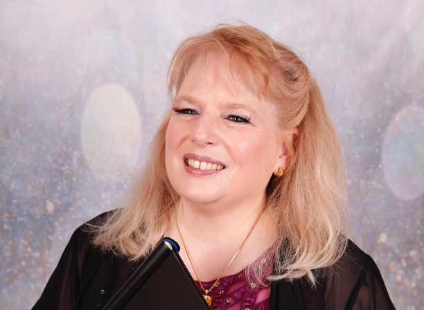 Freie Rednerin Ursula Huf (Freie Trauung, Kinderwillkommensfest, Trauerfeier)