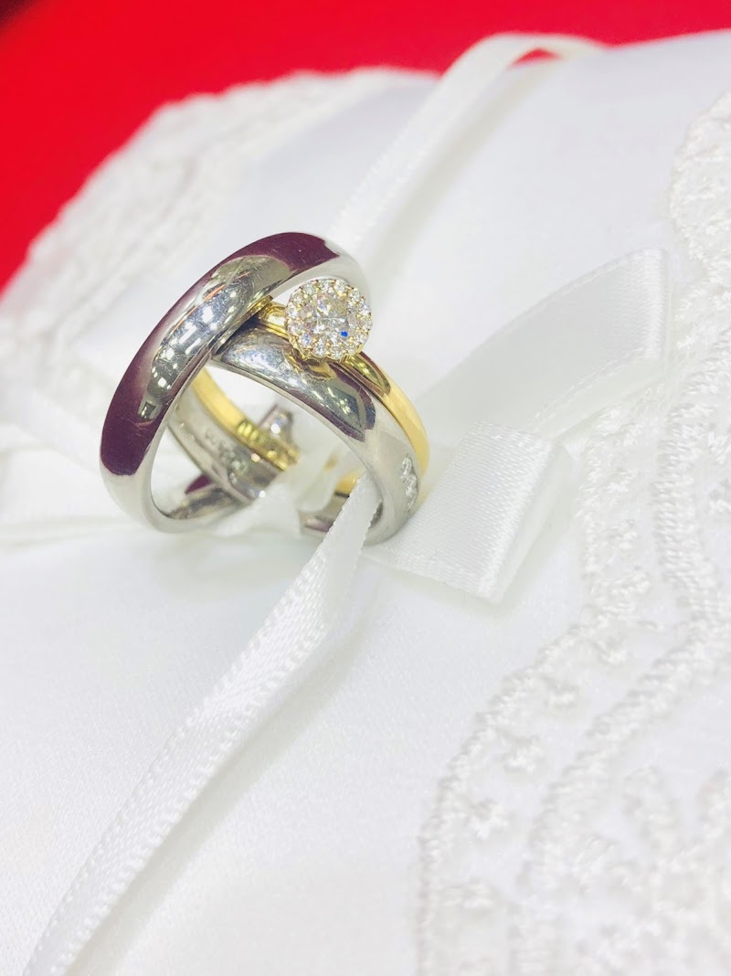 MK Trauringstudio Berlin- Goldschmiede, Trauringe Verlobungsringe, Eheringe, Anfertigung von Schmuck und Reparaturen