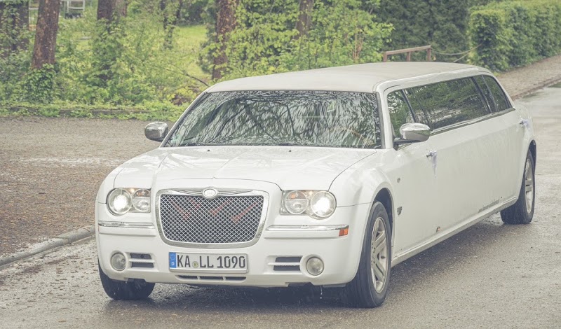 LUXUS LIMOUSINEN SERVICE VIP FAHRDIENSTE GMBH