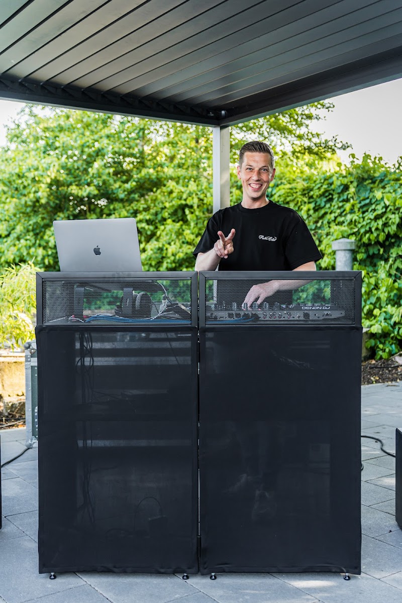Nils Schüler • DJ, Moderation, Events
