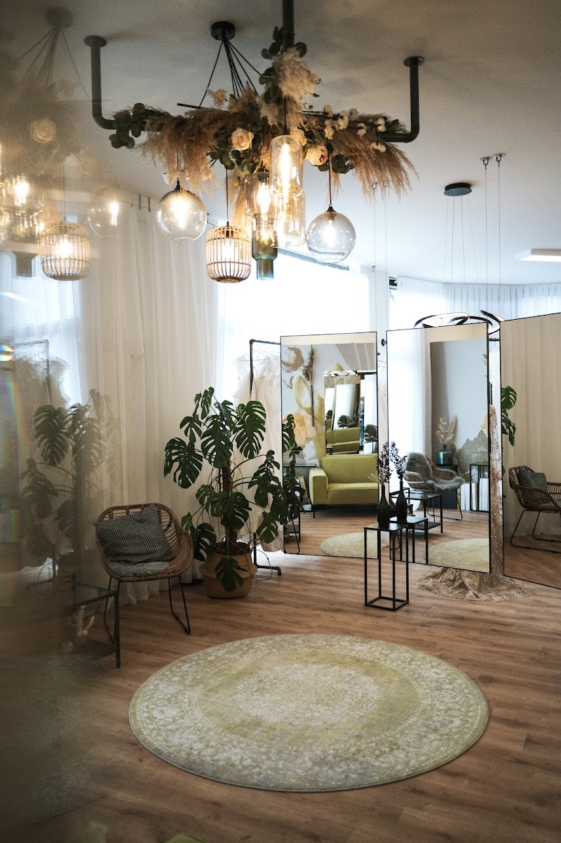 Love & Brides | Brautmoden, Brautkleider & Hochzeitskleider in Frankfurt am Main