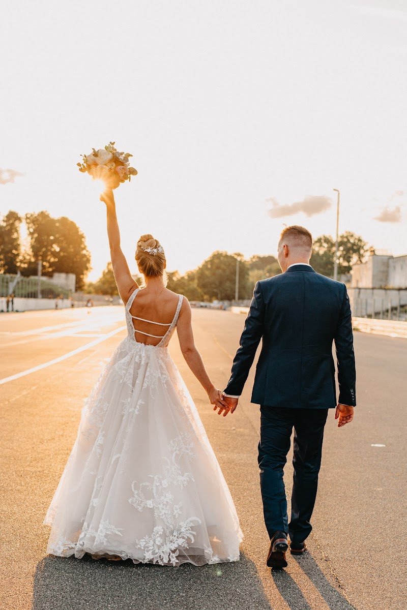 Peri Häusler, Hochzeitsplanung und Traureden