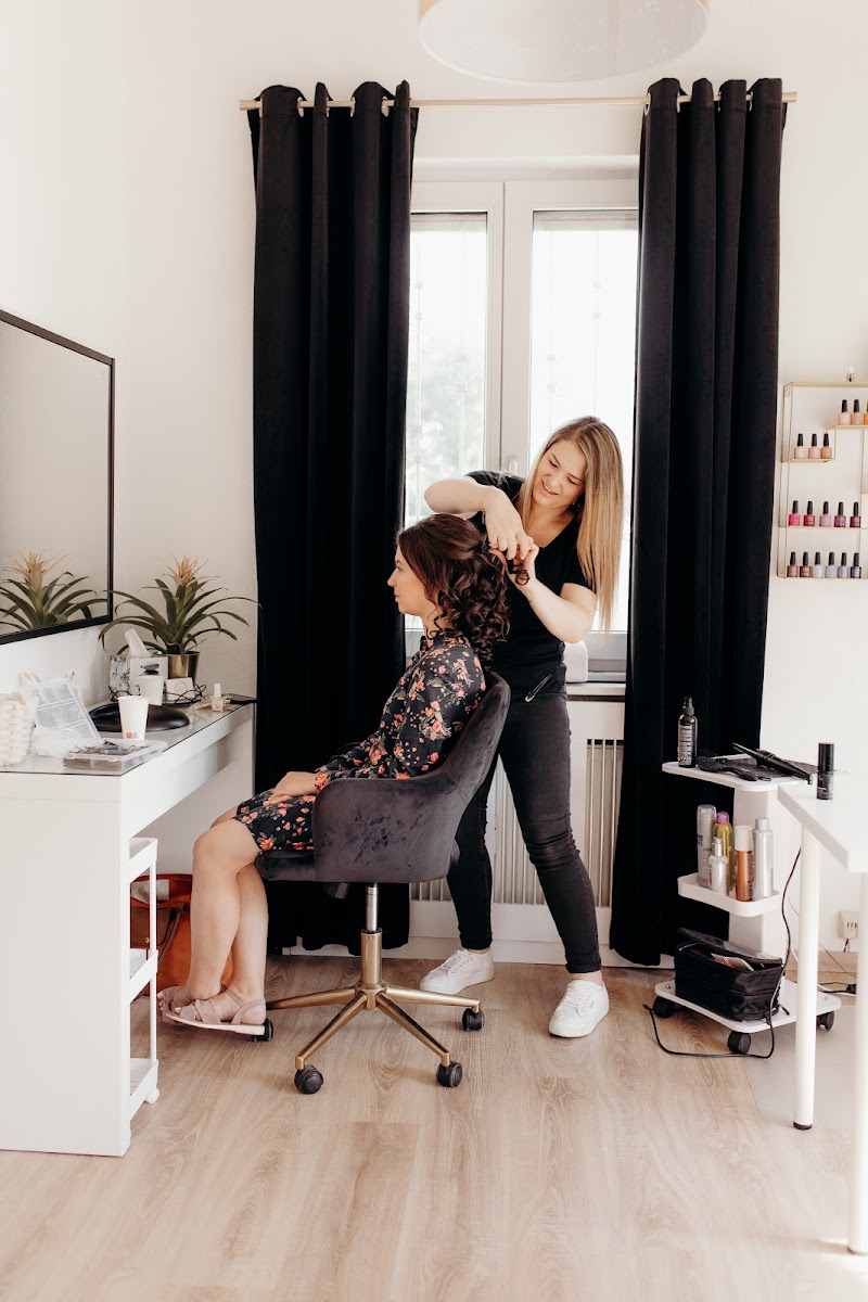 Jessica Krala - Hair & Make-up Artist