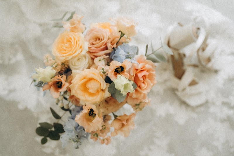 Pfirsichköppchen Weddings | Floristik, Dekoration & Möbelverleih