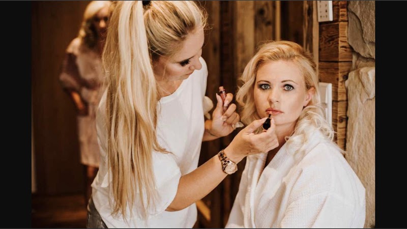 Facesandstyles by Bianca Hofmann-Visagistin & Hairstylistin