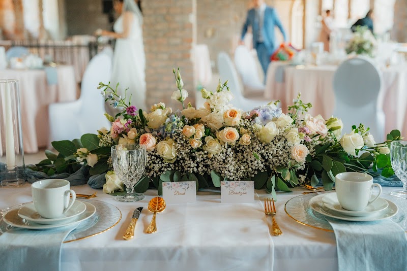 Unique Day Wedding