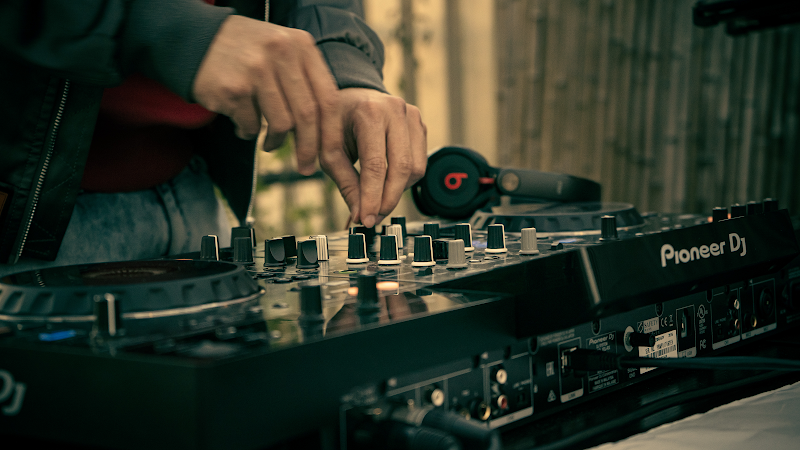 Kreuzer Events | Hochzeits-DJ & Event-DJ