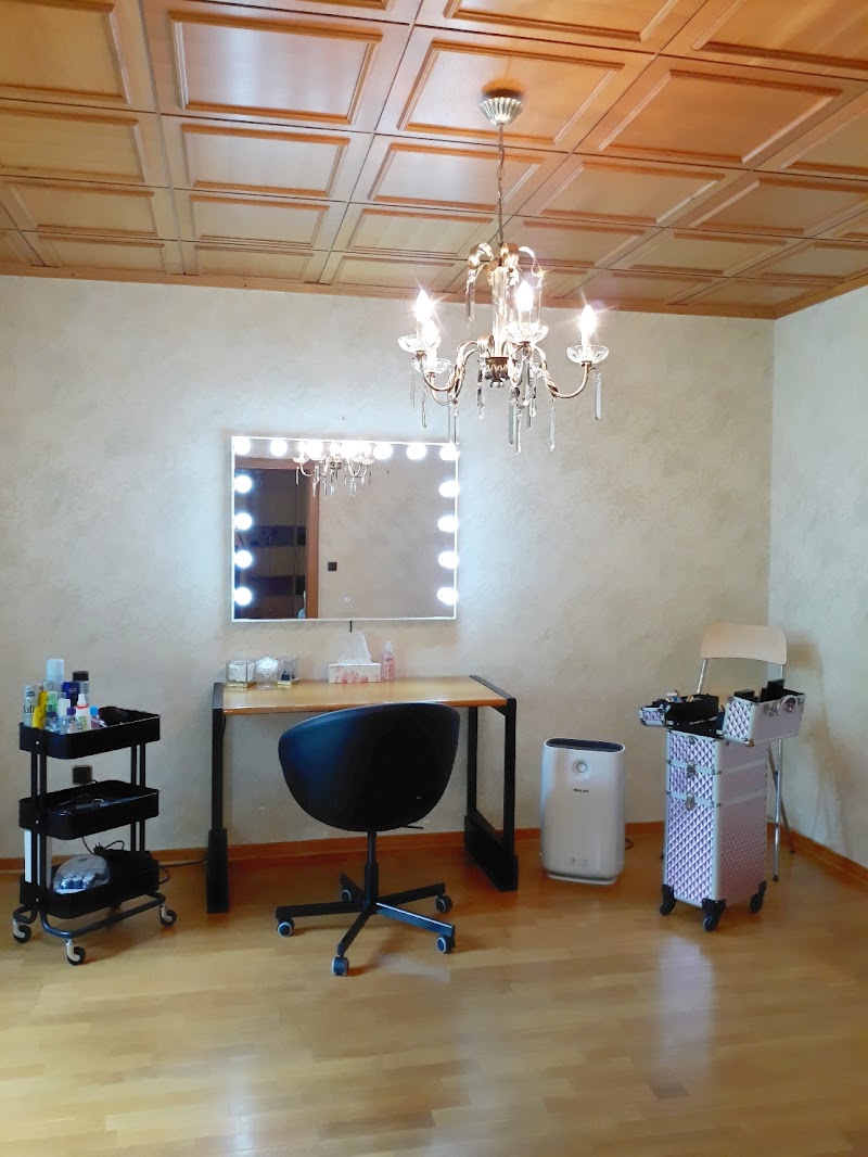 Jules Hair und Make Up Artist