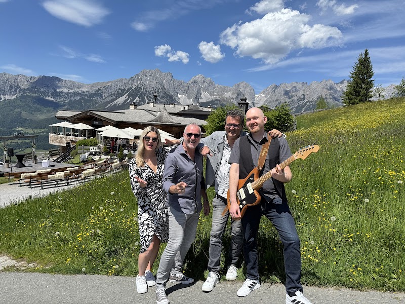 JAMES BAND - Deine Hochzeitsband und Partyband
