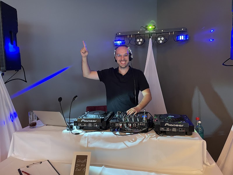 DJ Bertolt Bass