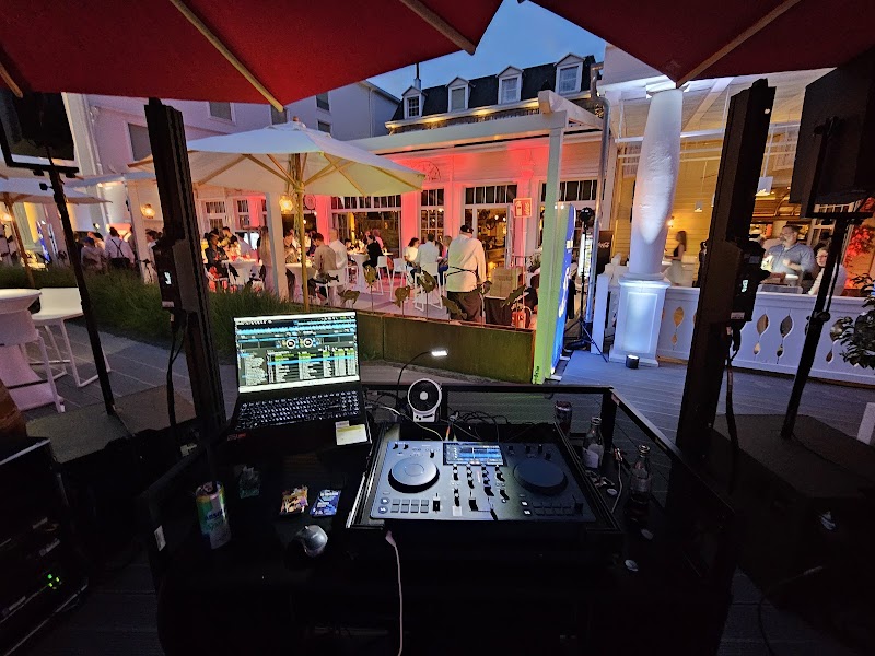 DJ Tim Gladis