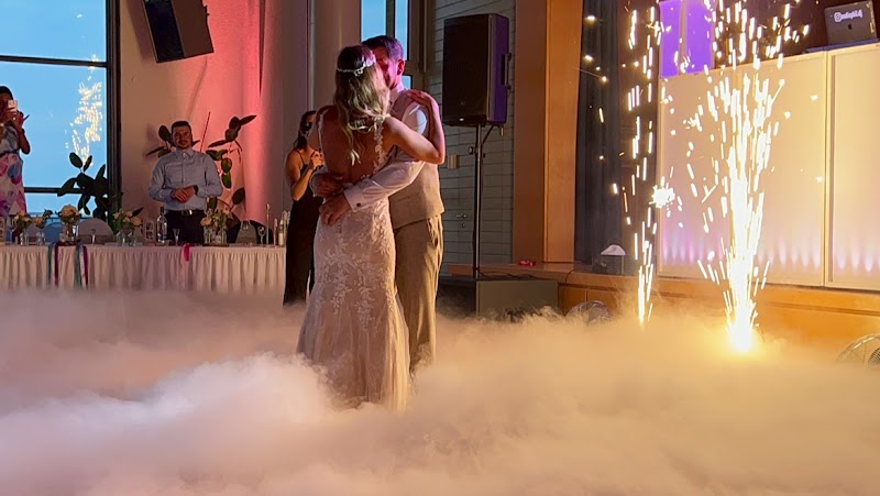 megaweddings.de