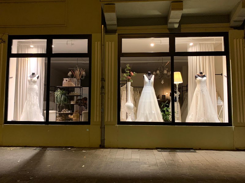 Puntosposa - Die Braut im Mittelpunkt | Top Brautkleider im Saarland & Umgebung