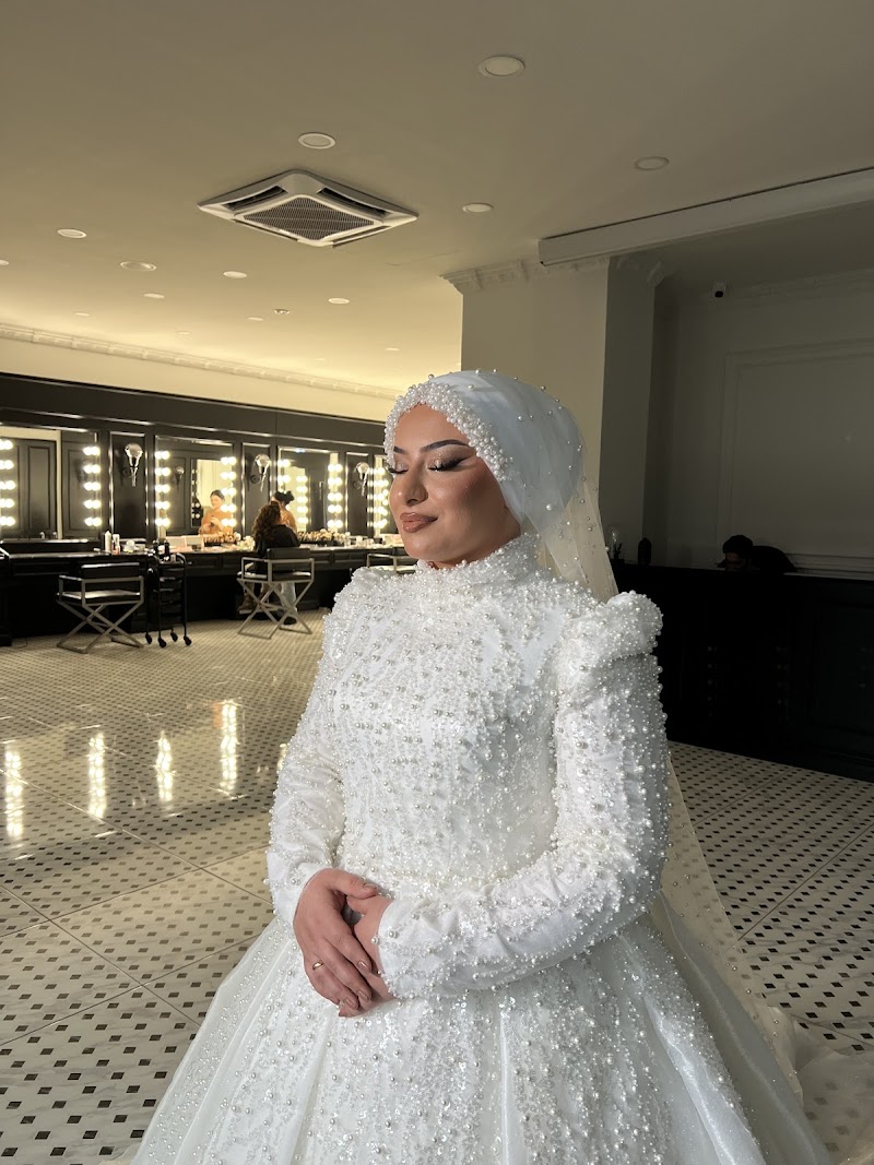 Hande Subasoglu Hair & Makeup Studio