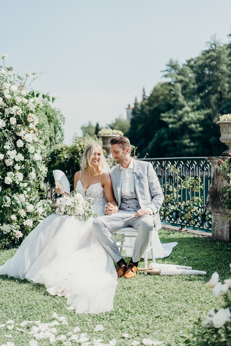 pinkdot unique weddings