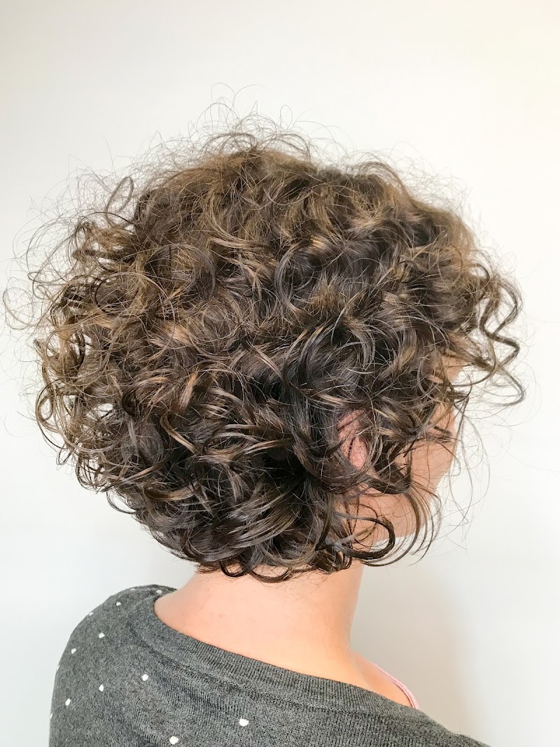 Friseursalon Stylbruch Yvonne Fischer Lockenfriseur