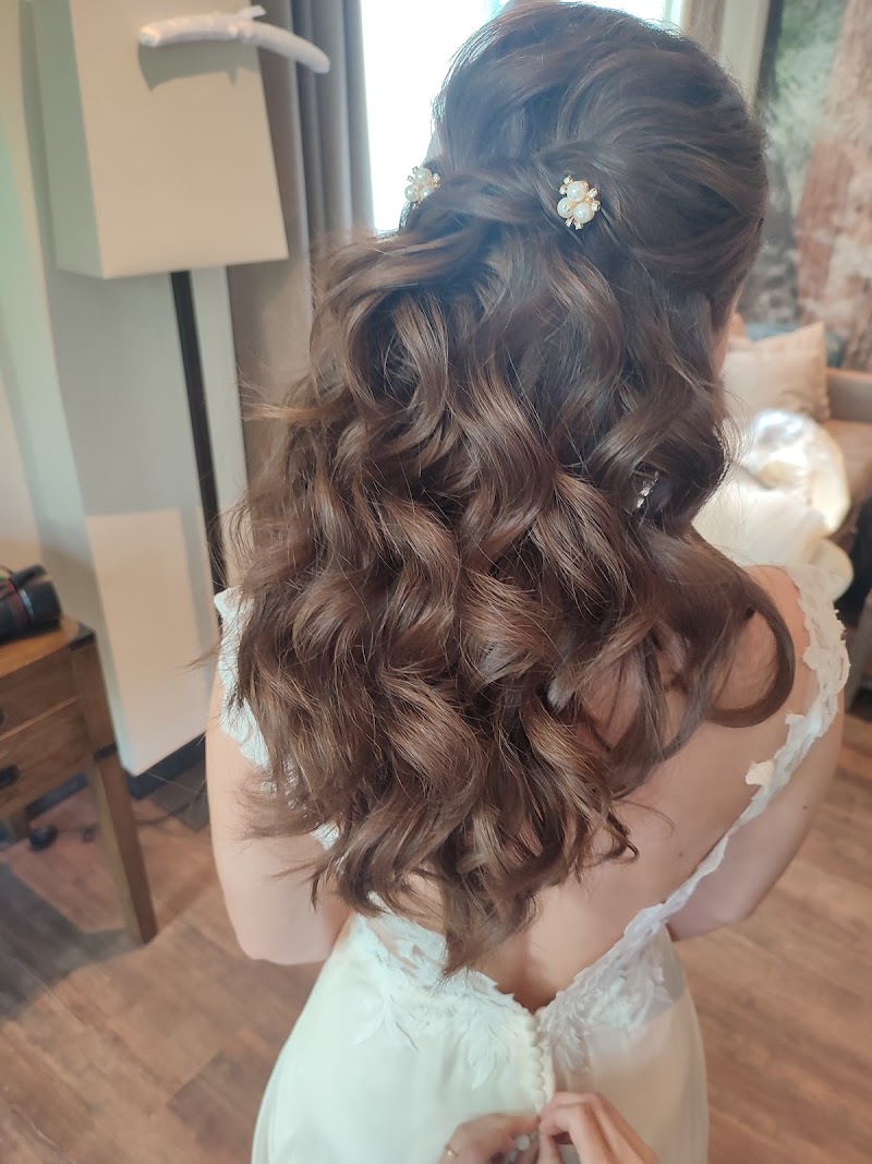 Theresa Hair and Make Up Artist