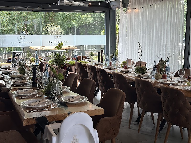 Maxim Catering