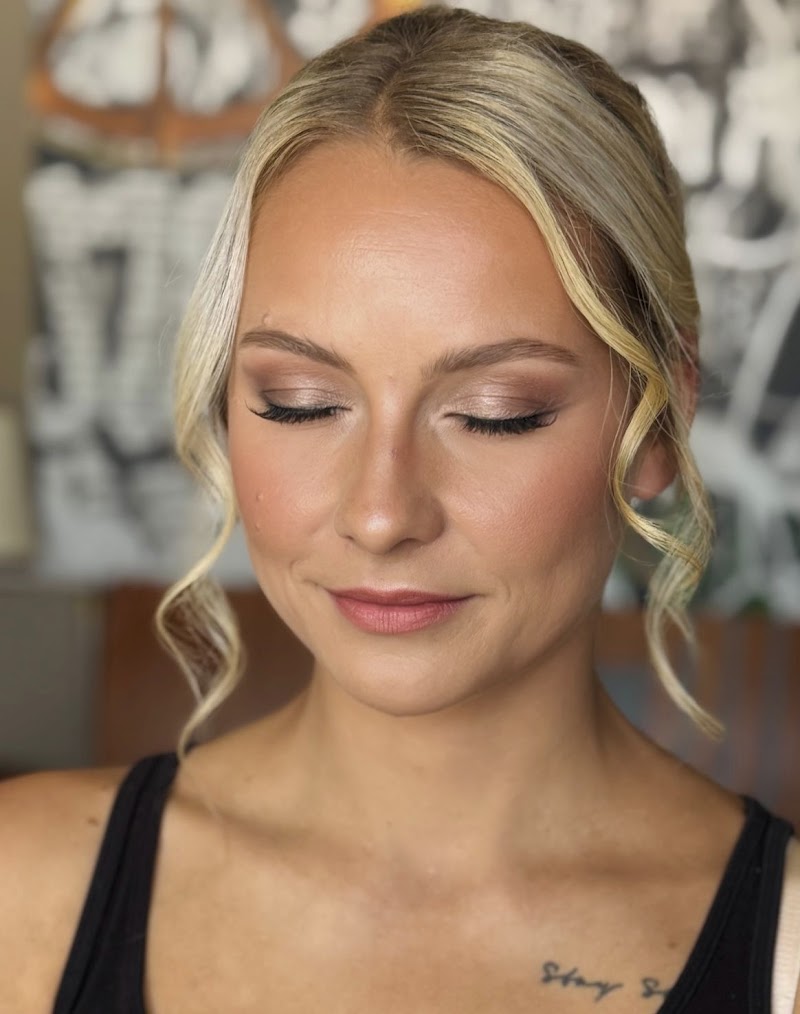 Sinem Kaya Hair & Make-Up