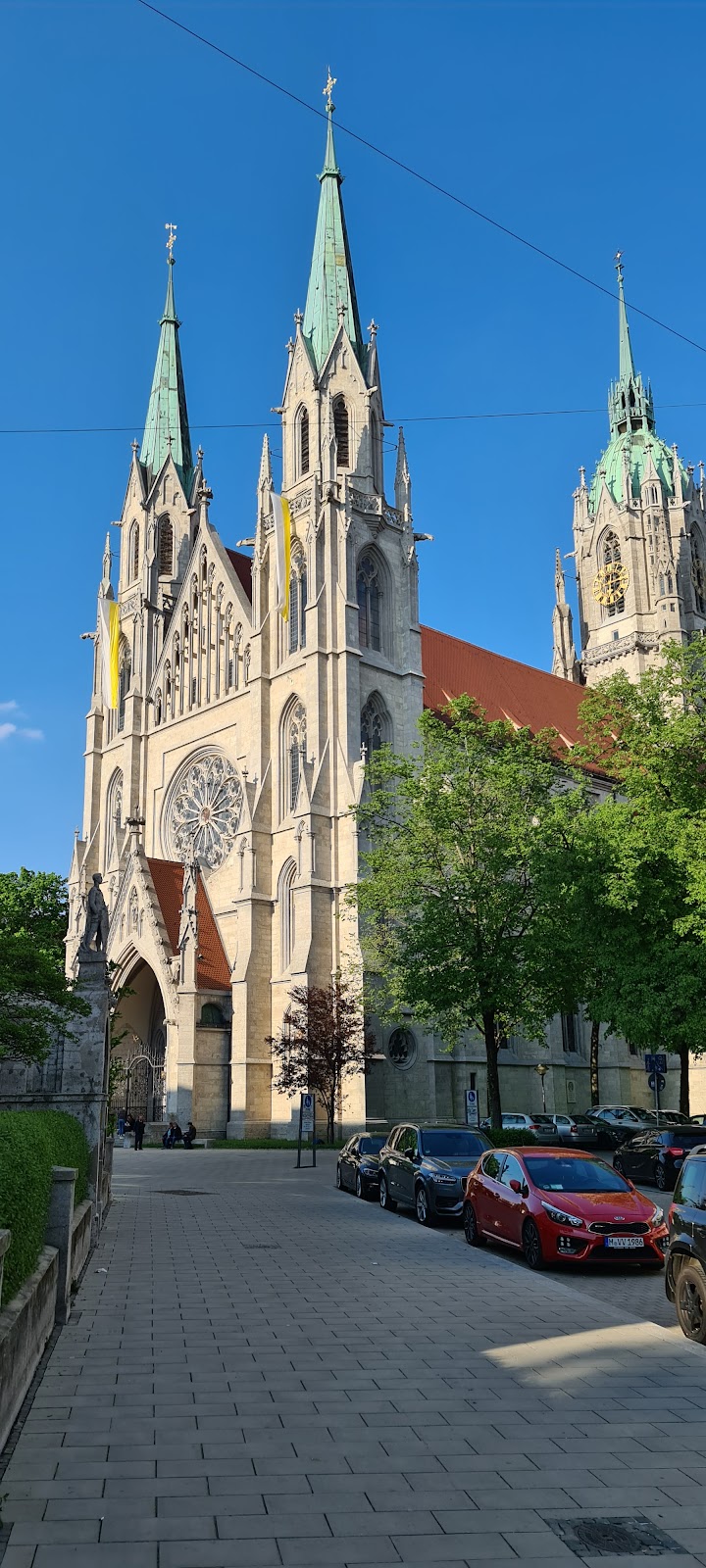 Munich Deluxe Hotel
