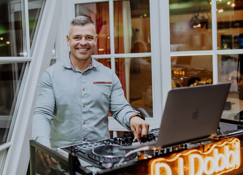 DJ Dobbi | Hochzeit • Event • Geburtstag