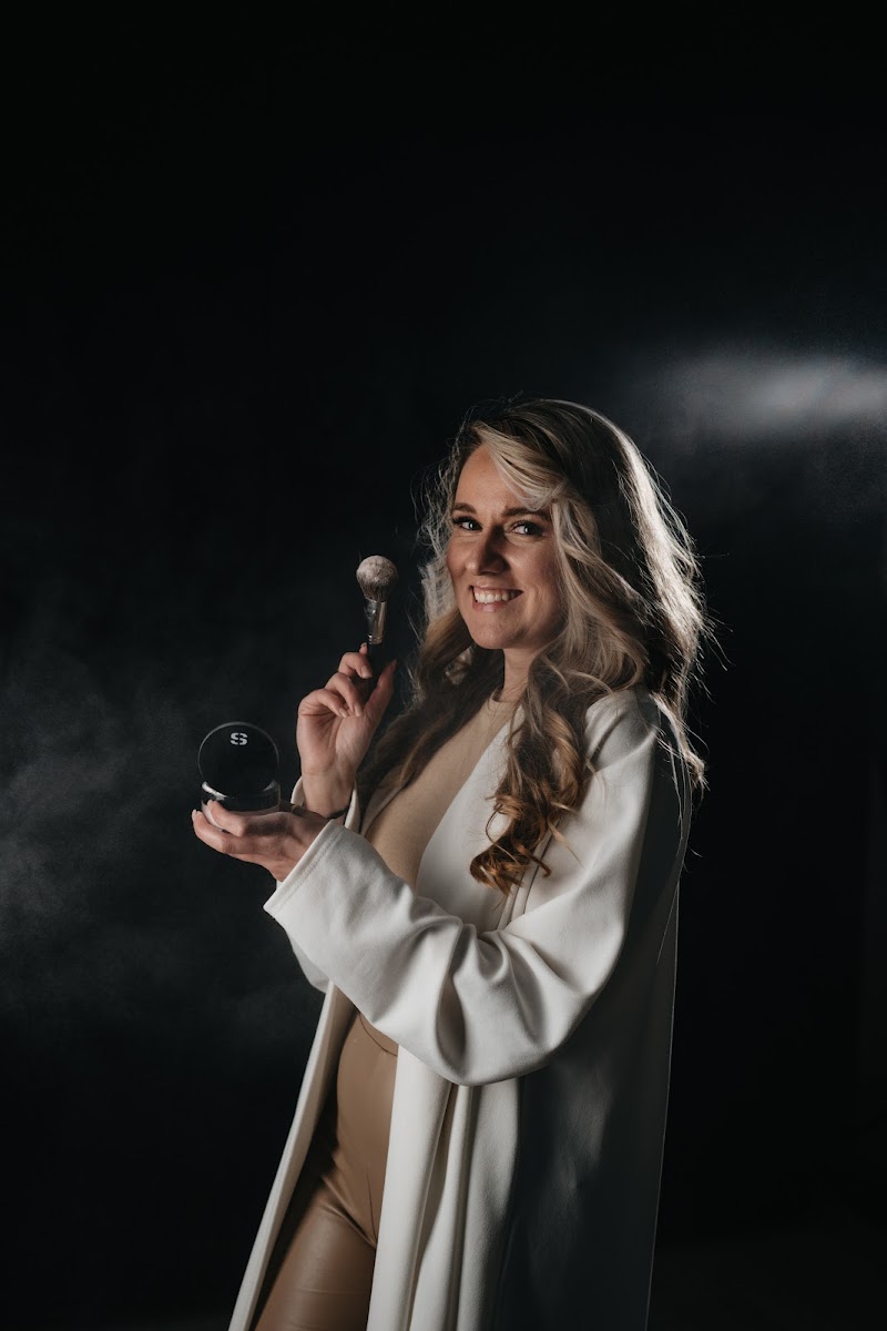 Sonja Schwarz | Schwarzarbeit - Make Up-Artist Düsseldorf