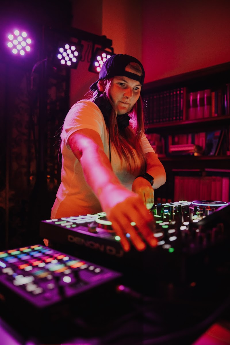 DJ Snapback