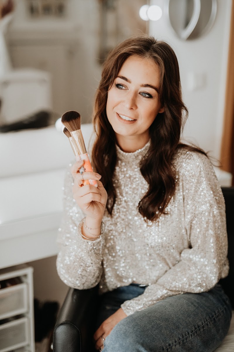 Kosmetik und Brautstyling