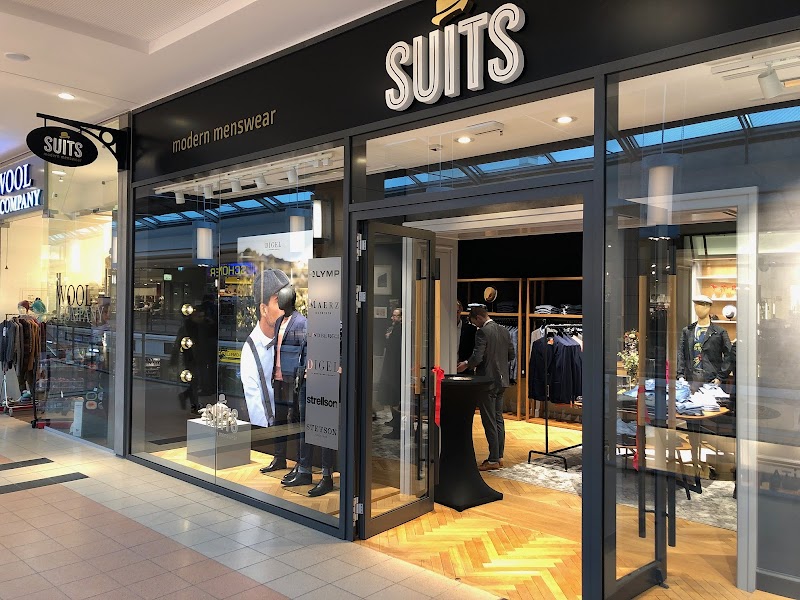 SUITS modern menswear