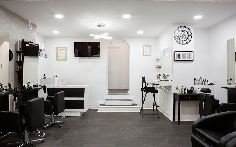 Andos Hair & Make-up Artist