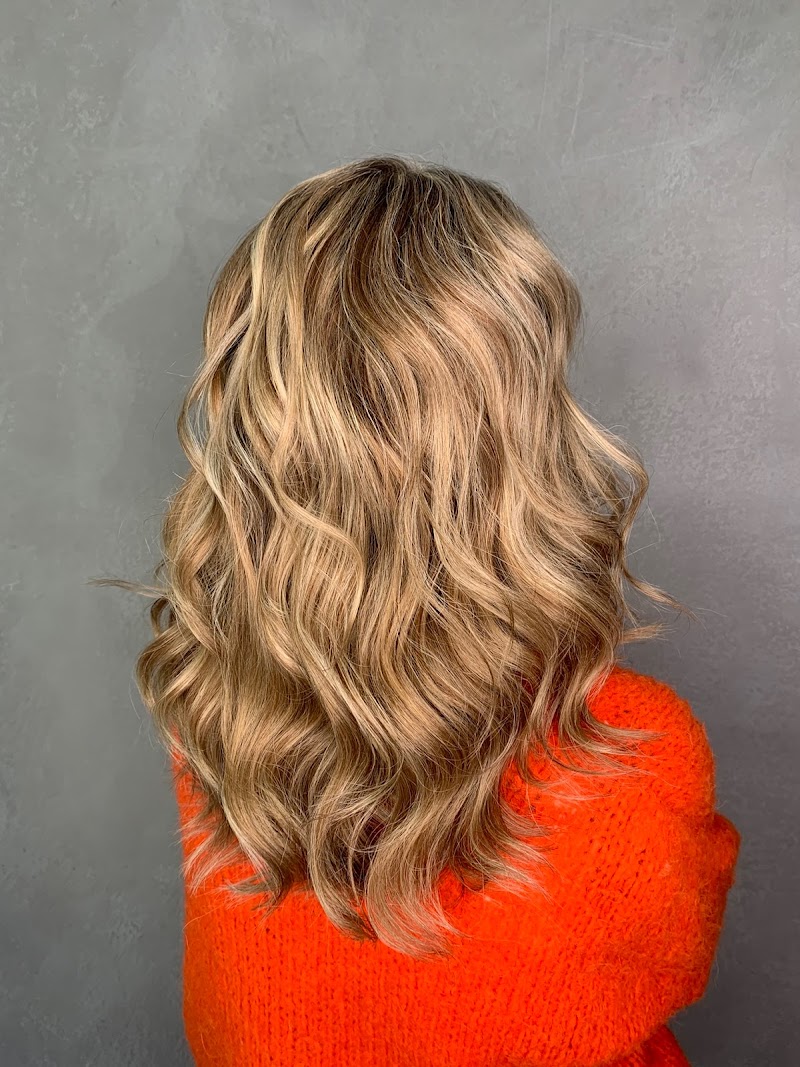 STUDIO Aynur Friseur Kassel Spezialisten für Haarverlängerung und Balayage