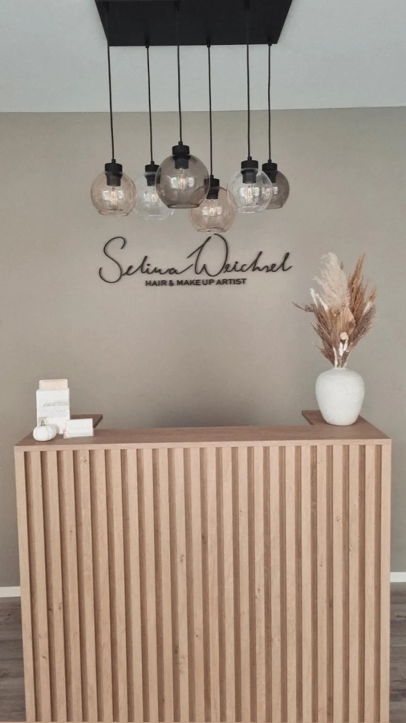 Selina Weichsel Hair & Make Up Artist