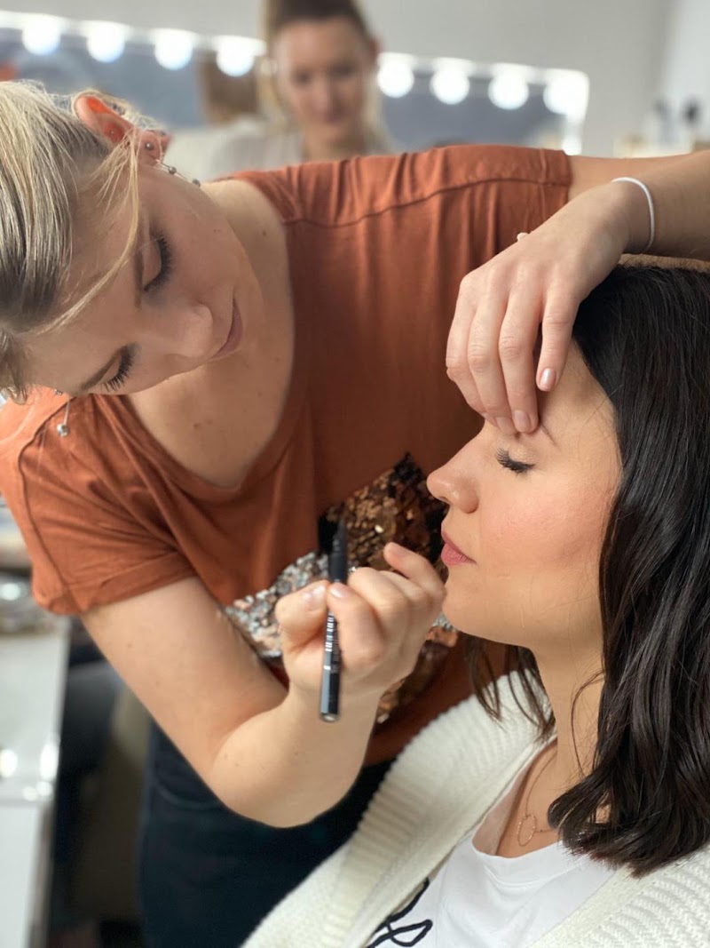 Alina Unger Hair-& Makeup Artist